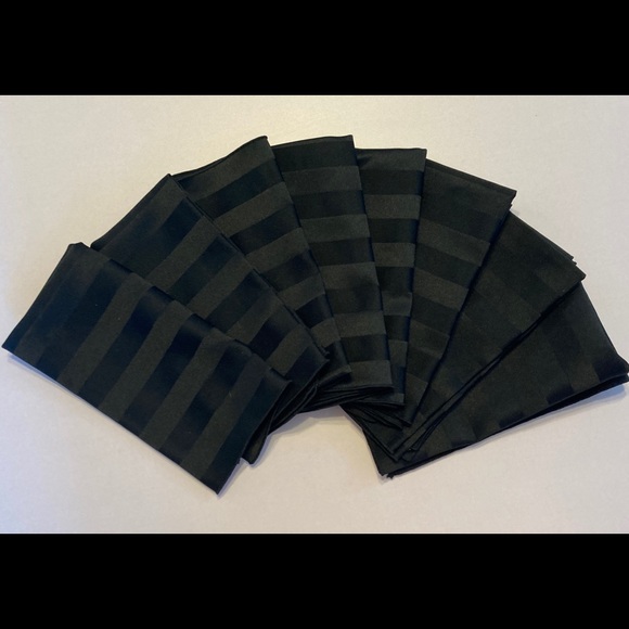 Dinner Table Linens (8) - Picture 2 of 6